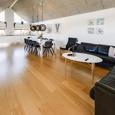 4 Bedroom Lovely In