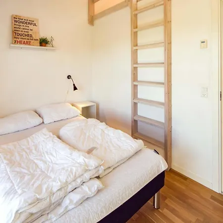 Дом отдыха 4 Bedroom Lovely In Грена
